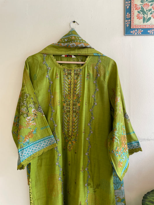 MC104-Ready to wear Premium Embroidered Suit