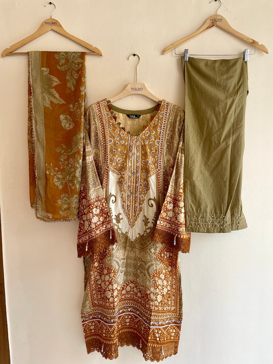 MC128-READY TO WEAR SUIT