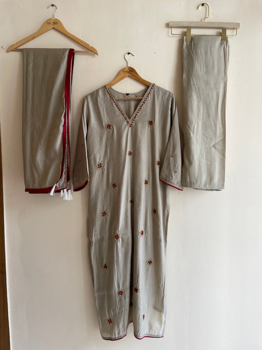 MC196-Premium Embroidered Suit Set