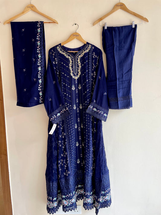 MCAN105-PREMIUM GOWN SUIT