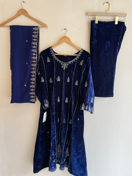 MC216- PREMIUM VELVET SET